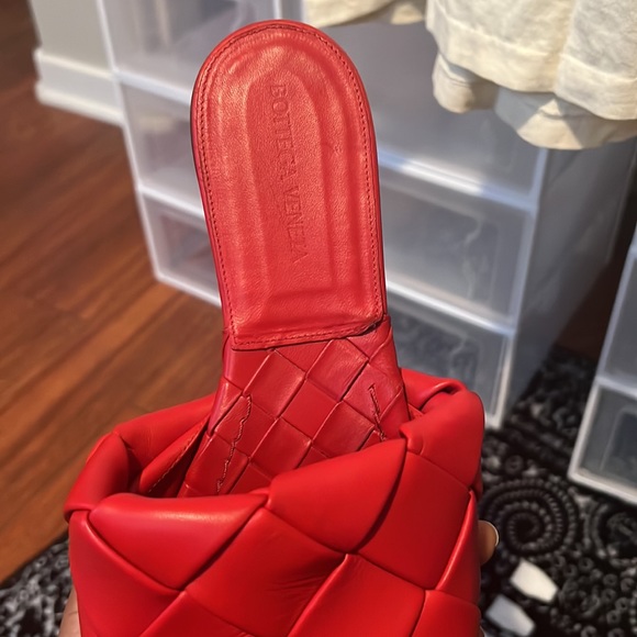 Rarely used BV slides , size 39 in great condition. Dust bag and shoe box - Picture 4 of 6